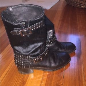 Size 7 black boots